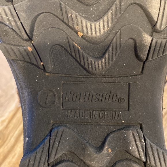Women’s Insulated Boots - Picture 7 of 7
